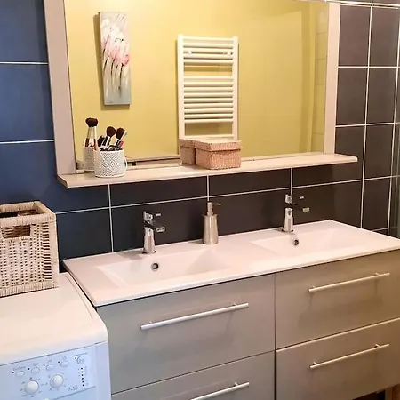 Agreable Appart 2 Pers, Village Roquebrune/argens *